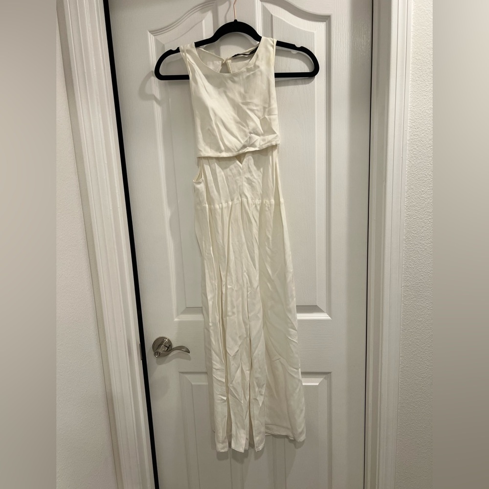 Zara white sleeveless jumpsuit. Size Small.